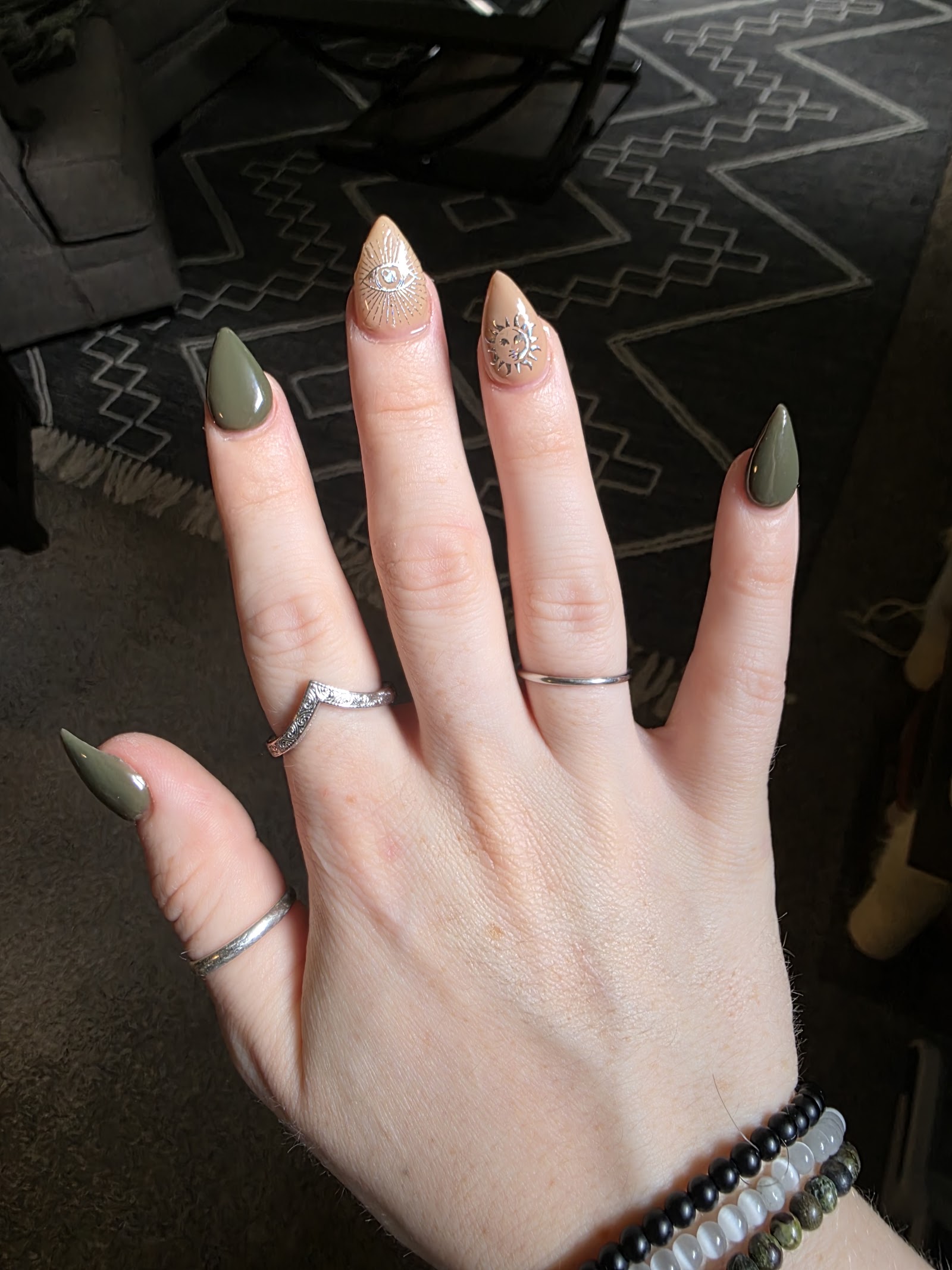 Me Time Nail Studio logo